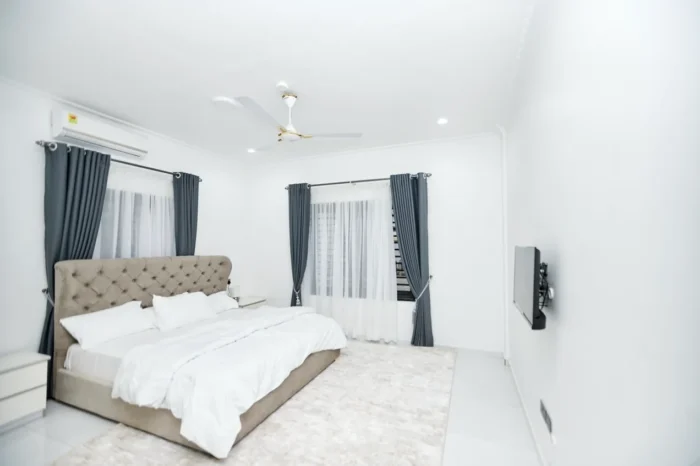 BEDROOM #11